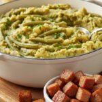 Stamppot sperzieboontjes met rookworstcroutons